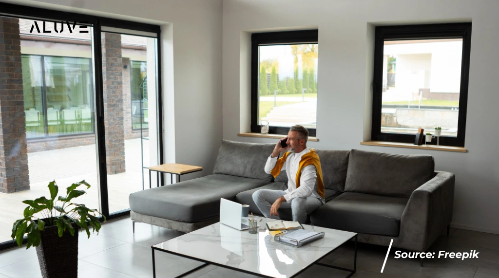 Desain Ruang Tamu Minimalis-Pemilihan Warna Kontras pada Kursi atau Sofa