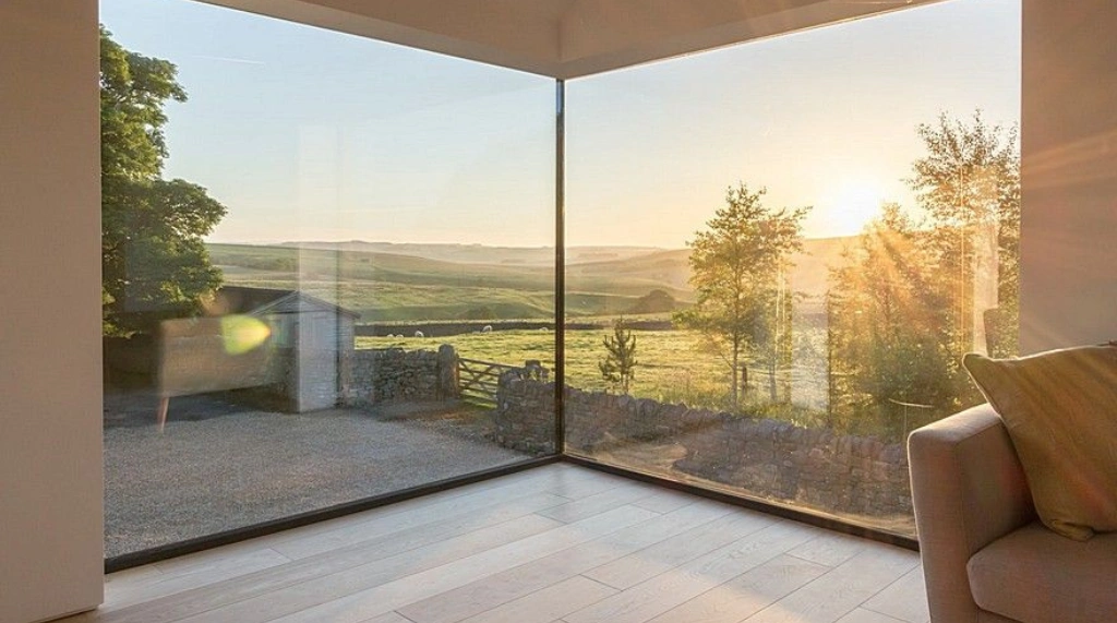 jendela kaca mati corner