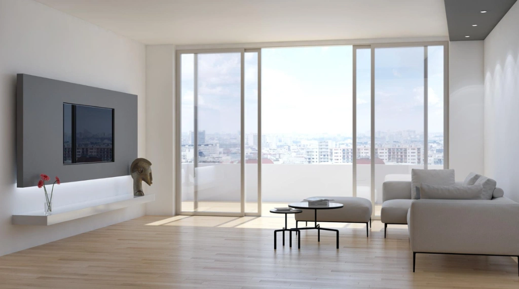 Interior Minimalis dengan Pintu Sliding Putih Menghadap Balkon