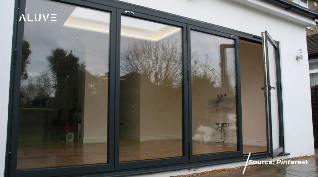 Jenis Pintu Minimalis - Pintu Ayun (Swing Door)