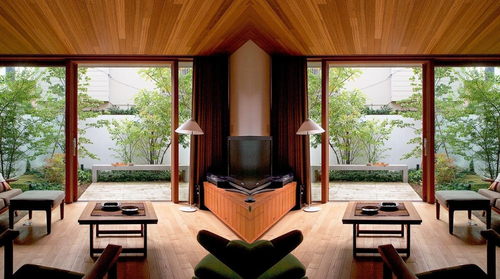 Jendela Kayu Casement Tinggi (Floor-to-Ceiling)