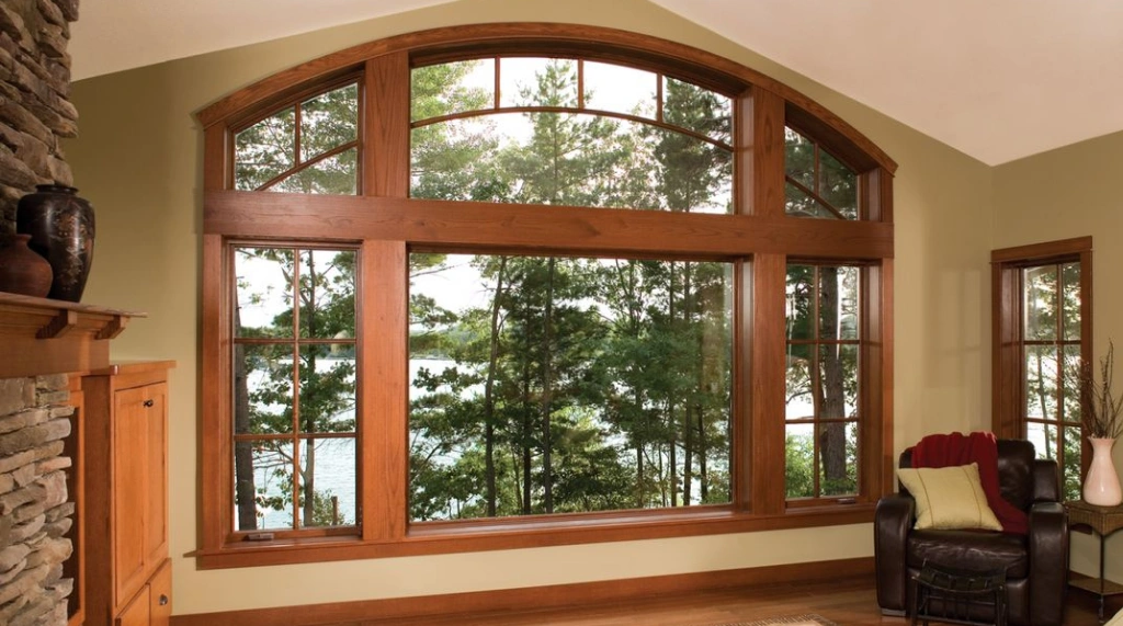 Jendela Kayu Berbentuk Melengkung (Arched)