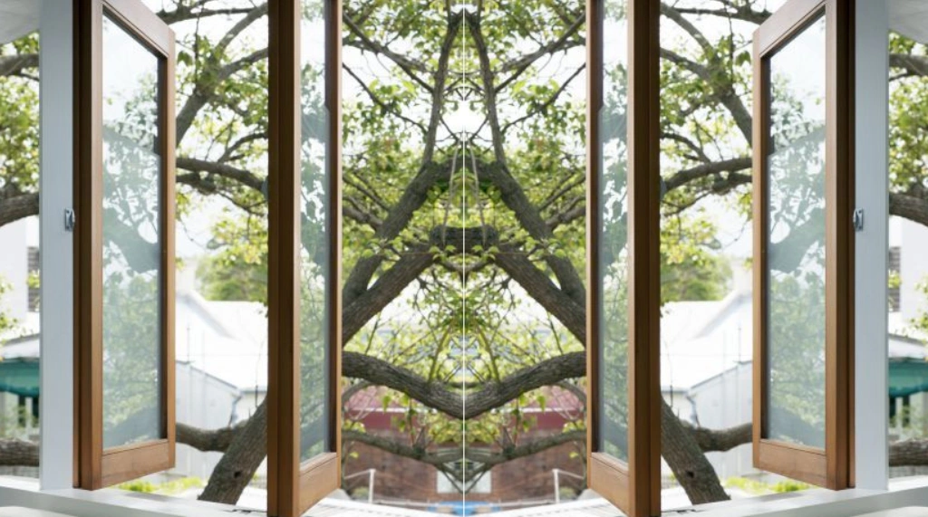 Jendela Kayu Minimalis Pivot