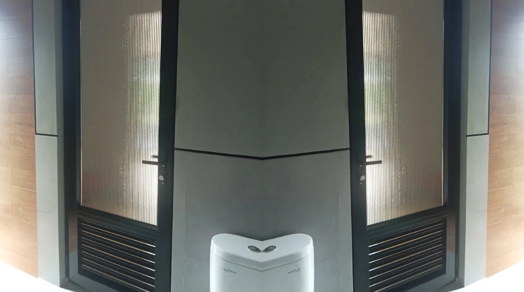 model pintu kamar mandi mewah kombinasi jalusi