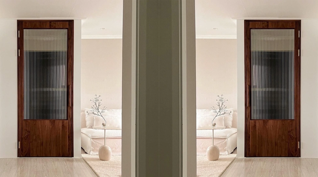 Pintu Kamar Tidur Aluminium Motif Kayu Swing