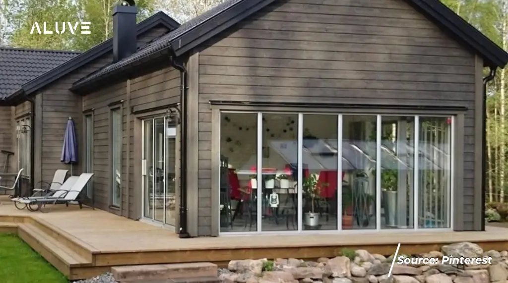 Rumah Skandinavia Bernuansa &ldquo;Bumi&rdquo; dengan Pintu Aluminium Minimalis