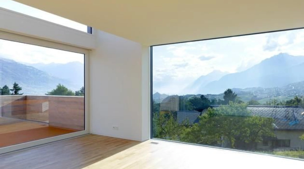 tips penempatan jendela kaca mati